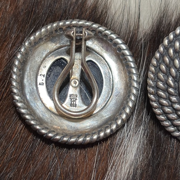 James Avery black onyx & silver earrings. - Picture 2 of 6